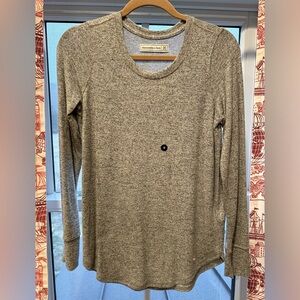 Abercrombie & Fitch Gray Long Sleeve